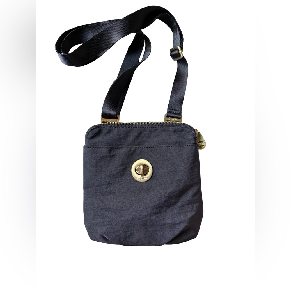 Baggallini Black Nylon Crossbody Travel Bag Turn Lock Lightweight